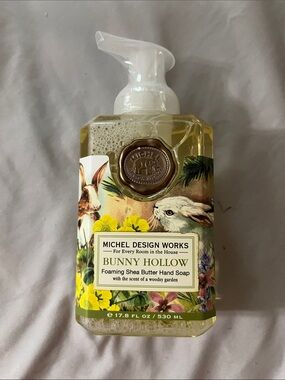 Michael Design Works Bunny Hollow Foaming Shea Butter Hand Soap